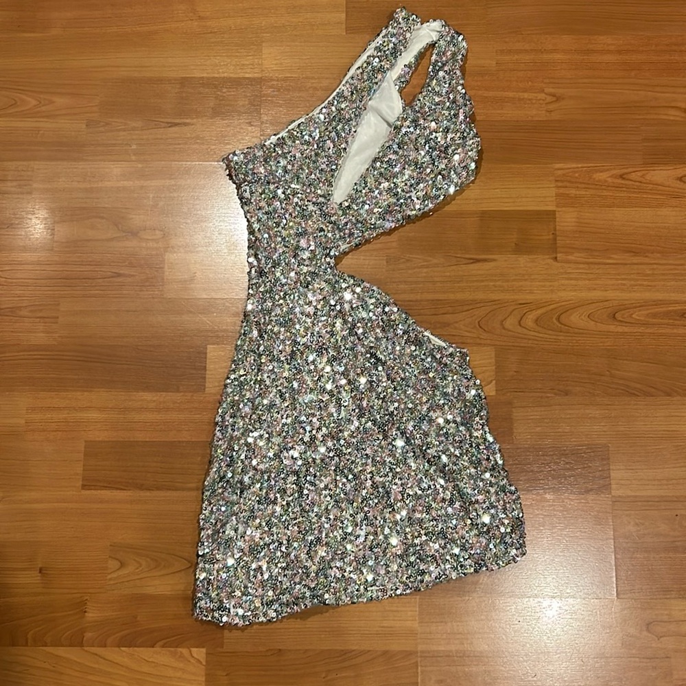 Dresssmezee SHOOTING STAR CUT OUT SEQUIN DRESS